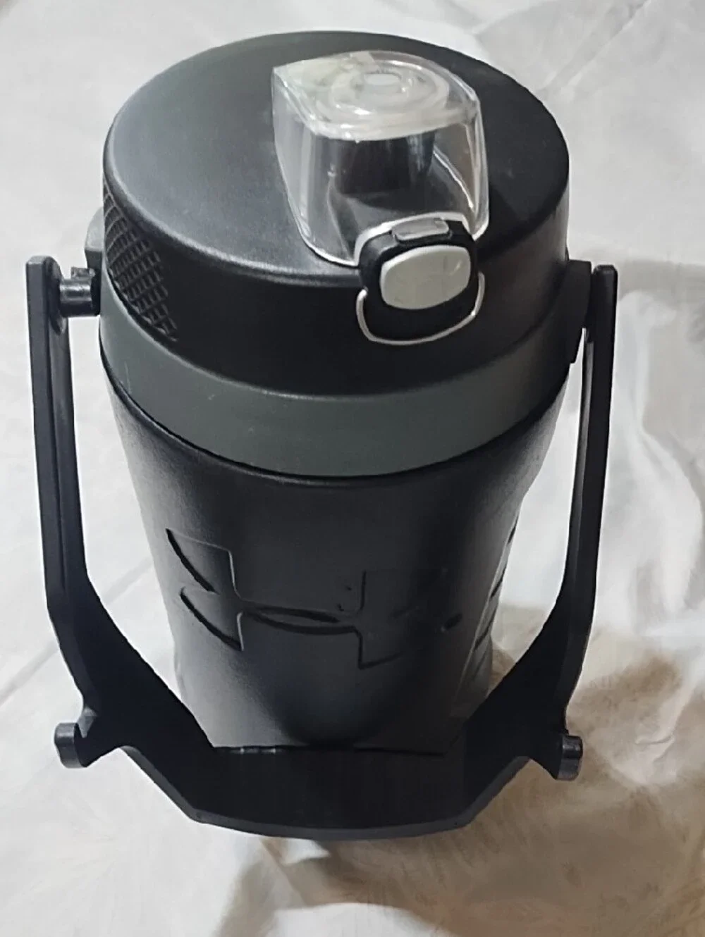 Under Armour Black and Gray Thermos In Great Condition 64 Oz.